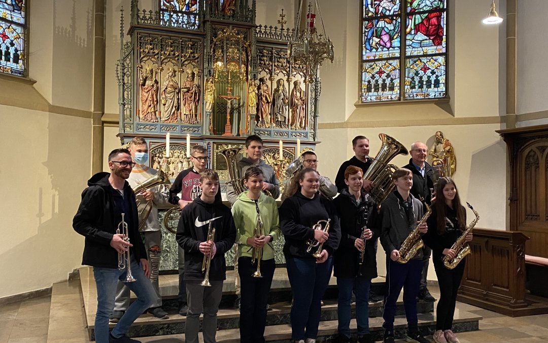 Das Blasorchester der Gesamtschule zu Gast in St. Peter und Paul