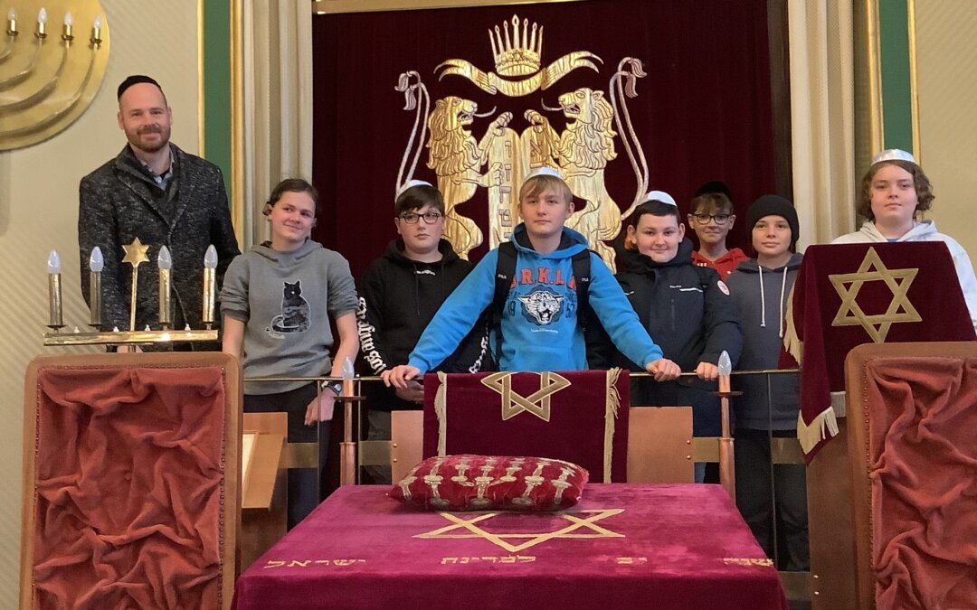 Unterricht am Zahn der Zeit – Besuch der Paderborner Synagoge